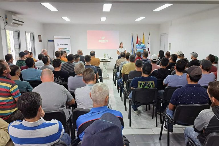 Capacitación para operarios de equipos terrestres y aéreos de aplicación de productos fitosanitarios en Sunchales