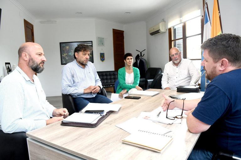Reunión entre el Intendente Pablo Pinotti y representantes del Ministerio de Justicia y Seguridad de Santa Fe