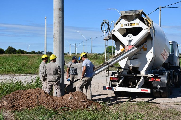 Inicio de obras de tendido eléctrico en Sunchalote
